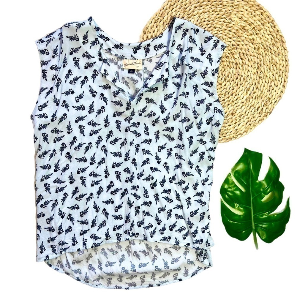 Universal Thread Light Blue Floral Sleeveless V-Neck Rayon Blouse Top Size Small - Picture 5 of 16